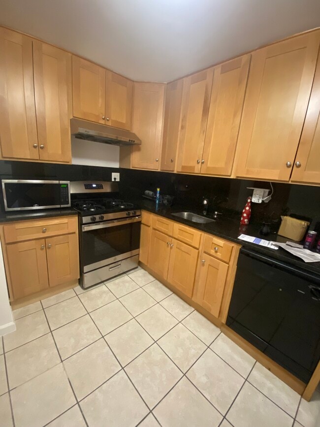 Building Photo - 8340 Talbot St