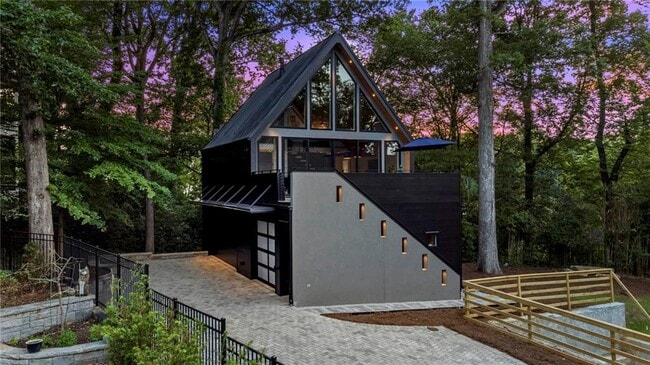 Photo - 1033 Reeder Cir NE