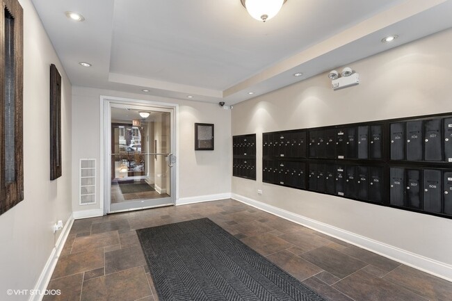 Photo - 519 W Melrose St Unidad 407