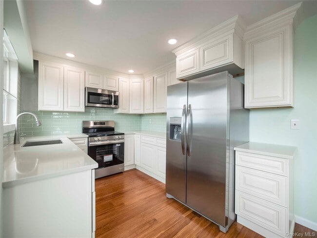 Photo - 680 Sierra Vista Ln