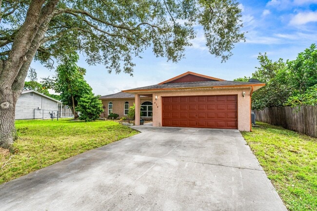 Photo - 474 SW Exmore Ave
