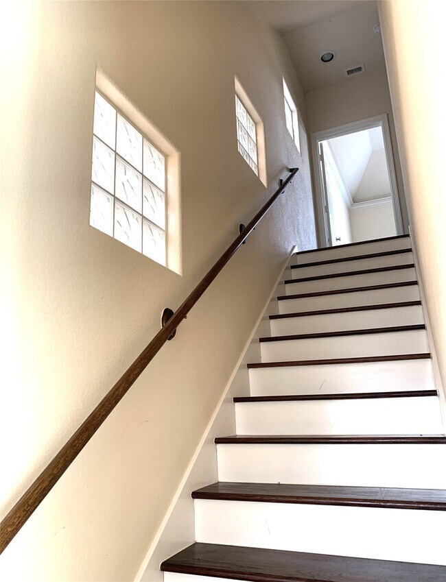 Photo - 3021 Kisling St