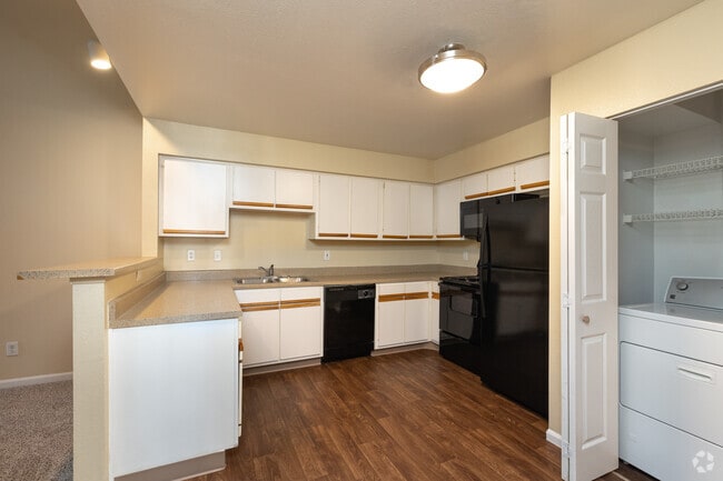 2BR, 2BA - 1,128SF - Kitchen