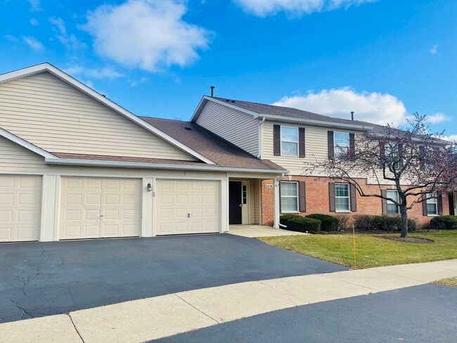 Building Photo - 1179 N Village Dr Unit 3