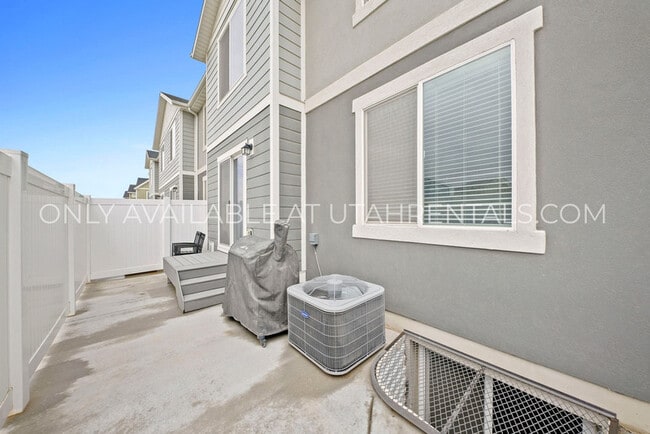 Photo - 341 N Angus Dr