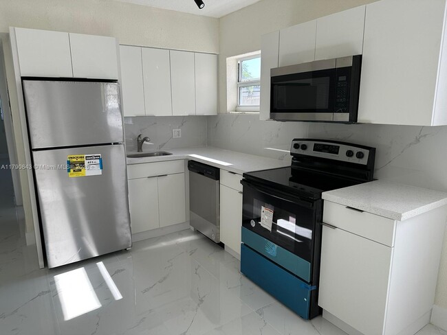 Photo - 1740 Funston St Apartment Unit 7