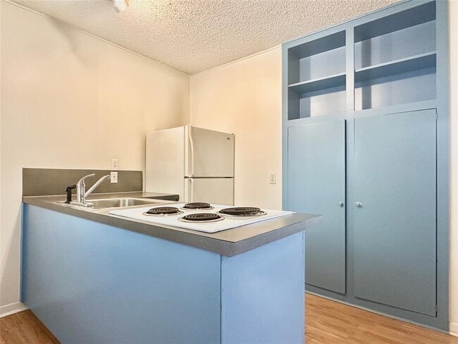 Photo - 2711 Hemphill Park Unidad A