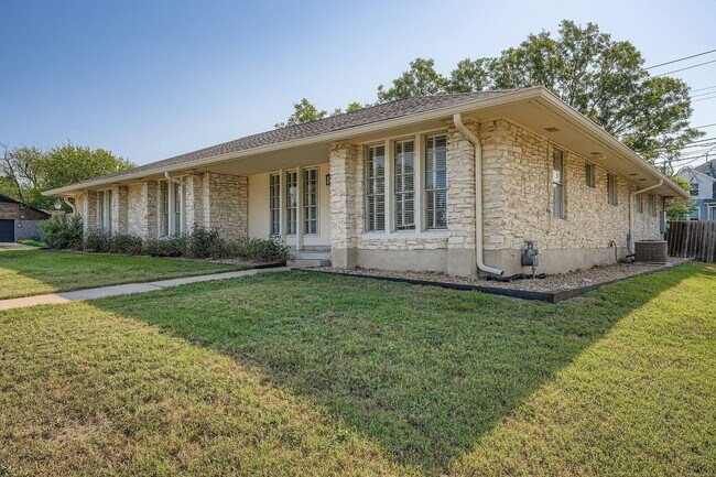 Photo - 5313 Basswood Ln