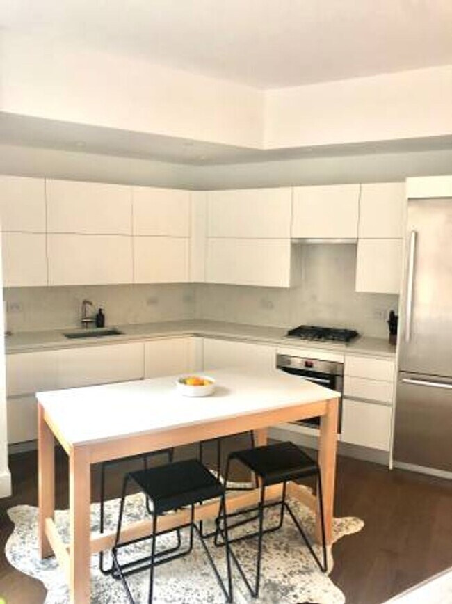 Photo - East 44th Street Unit 19M