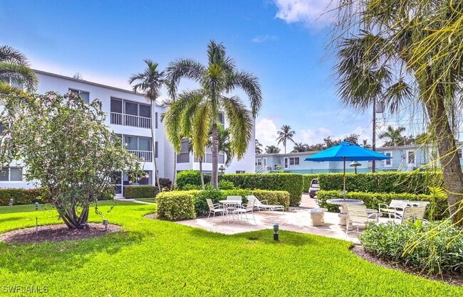 Building Photo - 250 7th Ave S Unit 202