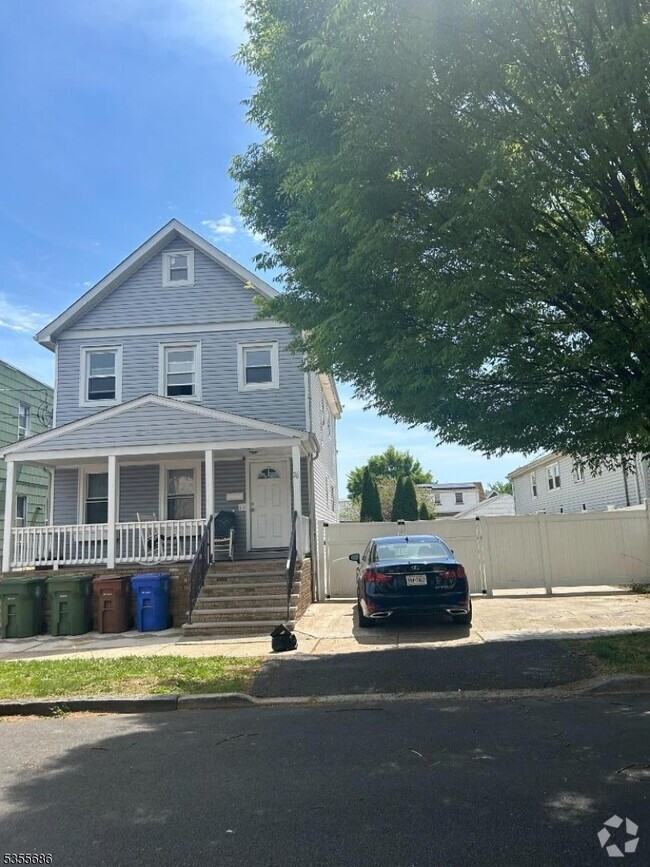 Building Photo - 26 E 19th St Rental