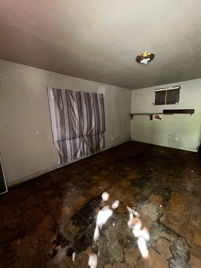 Photo - 5586 Era Ave