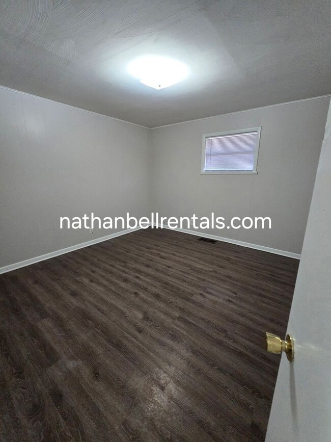 Photo - Single-Family Home: 4 bed, 2 bath