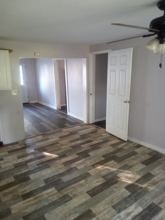 Photo - 411 N Cochran St