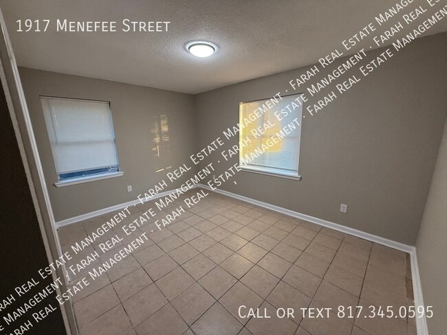 Photo - 1917 Menefee St