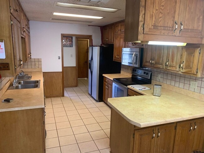 Photo - 23077 3 Points Dr