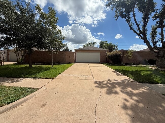 Photo - 16103 Camino Del Sol Dr