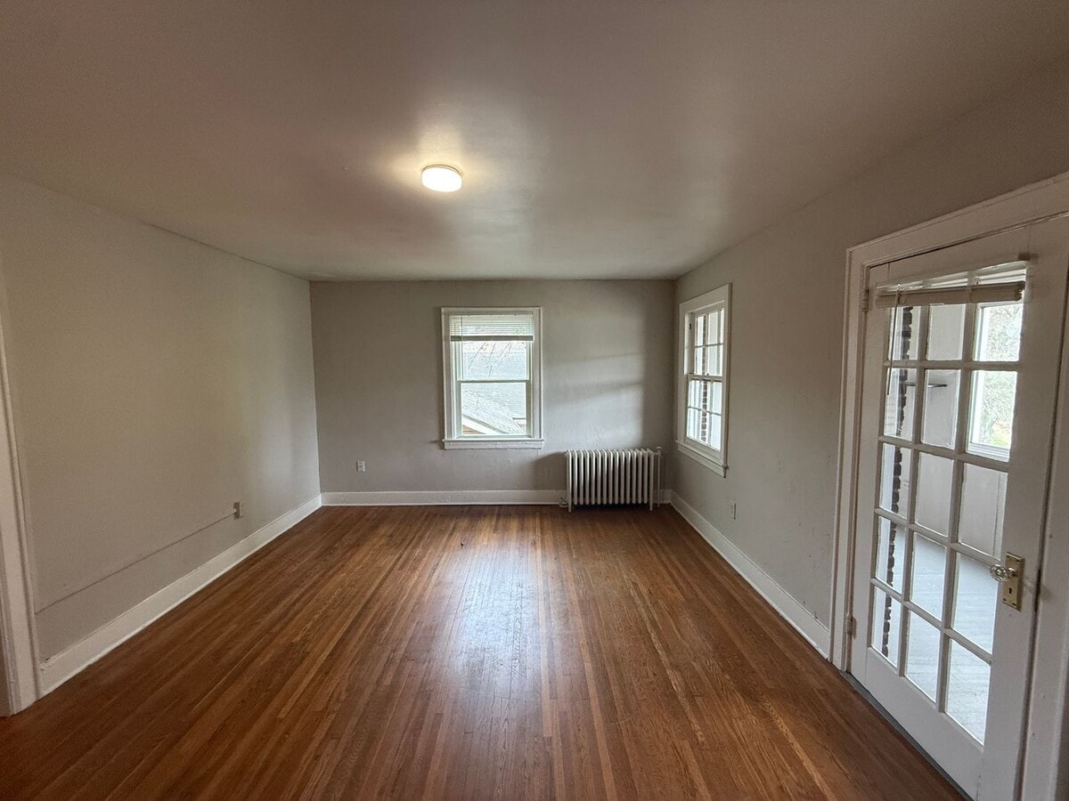 Adorable One Bedroom Apartment in Elizabeth! - Adorable One Bedroom Apartment in Elizabeth!