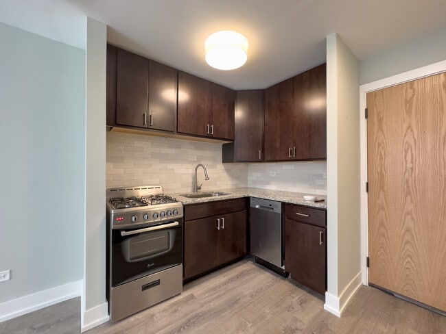 448 W Barry Ave Unit 614