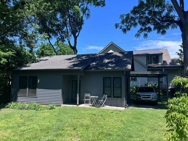 Simple yet tasteful living in East Nashvil... - Simple yet tasteful living in East Nashvil... House