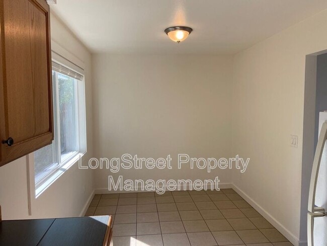 Photo - 11380 SW Greenburg Rd