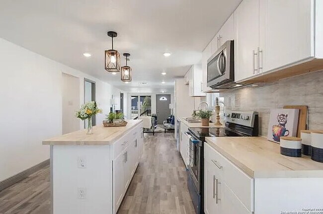 Photo - 2514 Valencia