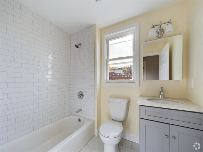 Building Photo - 39 Calumet St Unit 2 Rental