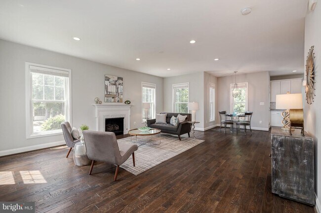 Photo - 300 Mt Vernon Ave