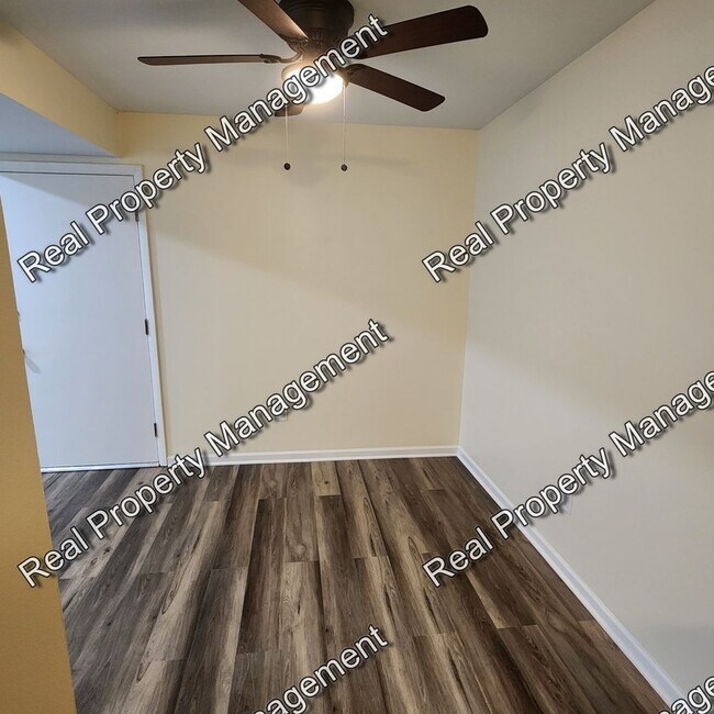 Photo - Updated Main Floor Two Bed 1.5 Bath Apartment