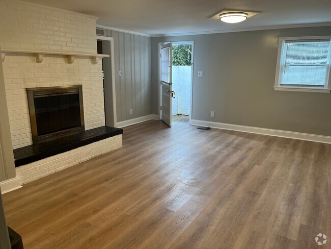 Building Photo - 2822 Rivermont Ave Unit Apt B