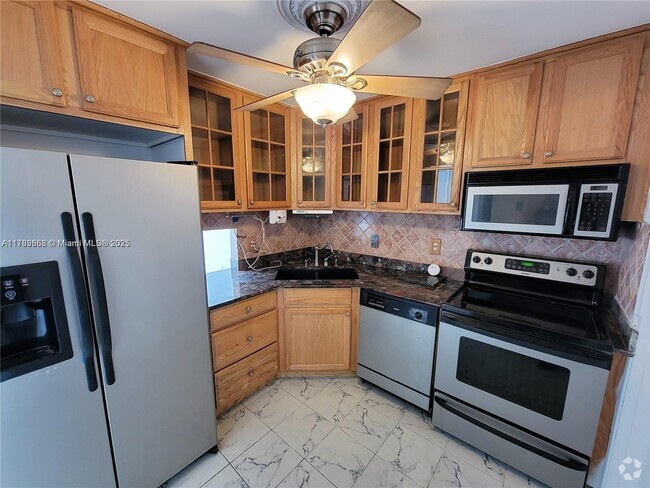 Building Photo - 4200 NW 3rd Ct Unit 324 Rental