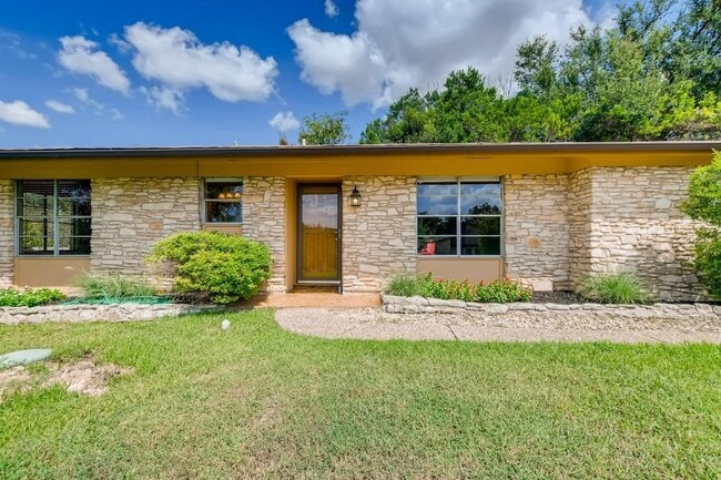 Photo - 715 Vanguard St