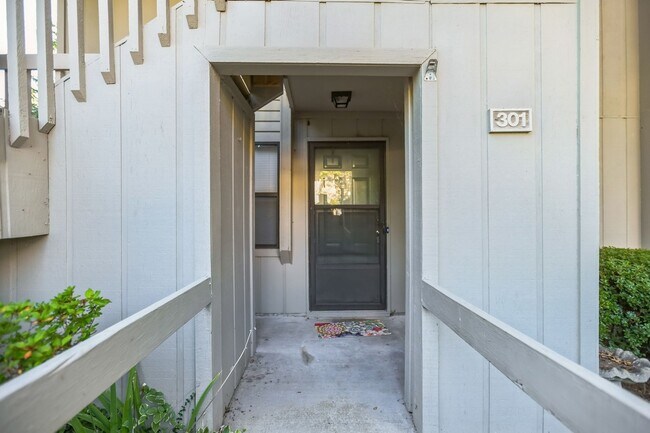 Photo - 301 Abbey Cir