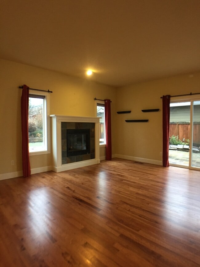 Photo - Stunning 3BD  Lake Shore Home with Office and Loft Area!  Gorgeous Finishes!
