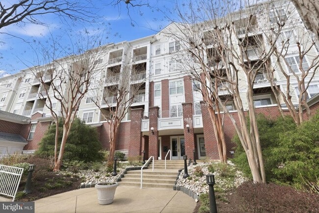 Building Photo - 1641 International Dr Unit 114