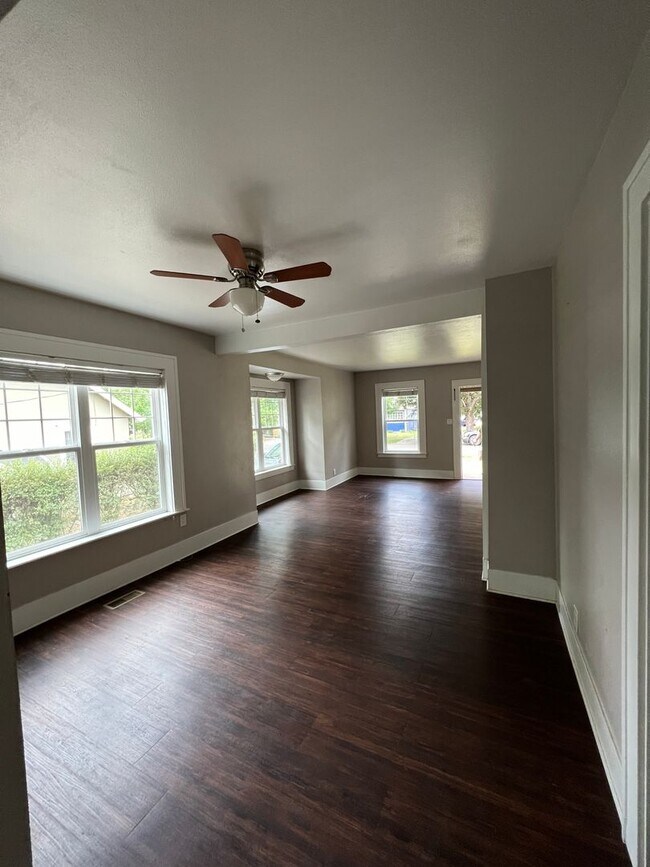 Photo - 4 Bed, 1 Bath, Large fenced yard, Shop, En...