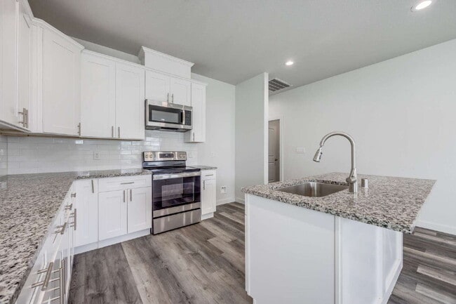 Photo - 3-Bed Home with Fenced Yard & Attached Garage in Sunny Side – Denison