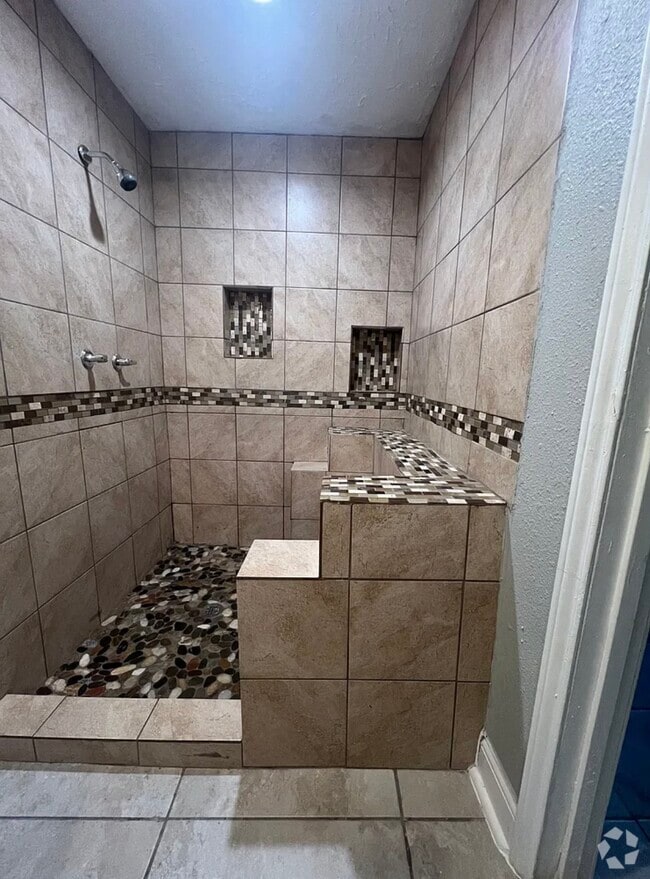 Building Photo - 8601 Homewood Ln