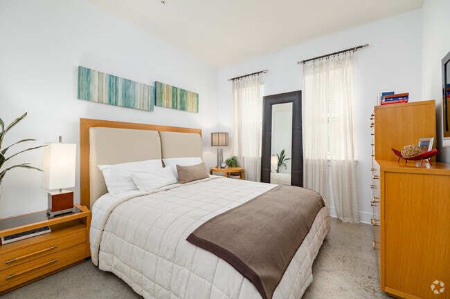 2 habitaciones, 2 baños - 1165 pies cuadrados - Dormitorio dos - Optimist Lofts