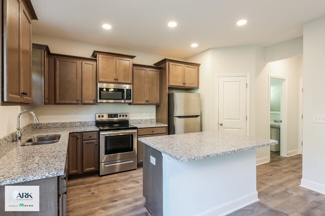 Photo - 301 Woodgate Wy