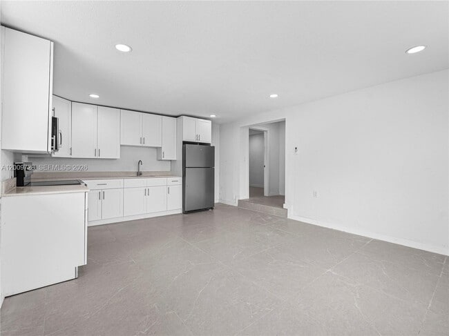 Photo - 1370 W 29th St Unit A