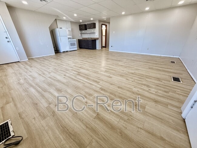 Photo - 635 3rd Ave