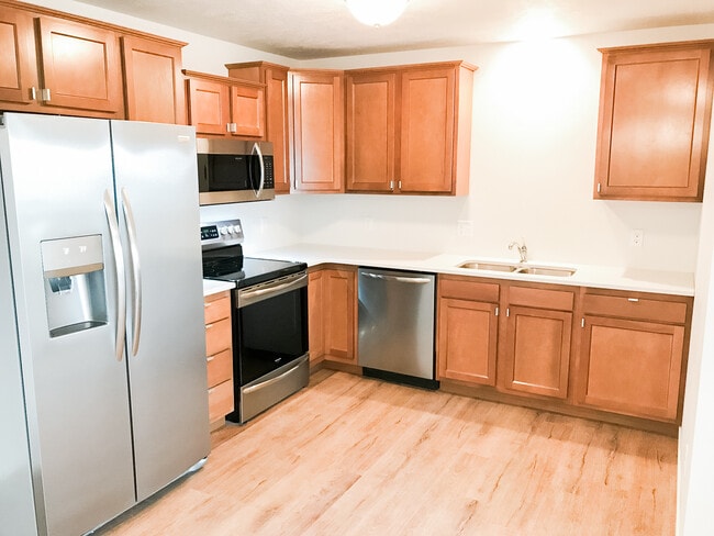 Photo - 1333 Holton Dr Apartments