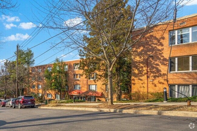 2400 calle 41 noroeste - The Beecher House