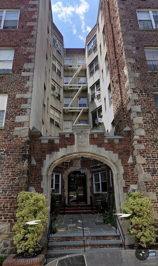 Photo - 305 Sixth Ave