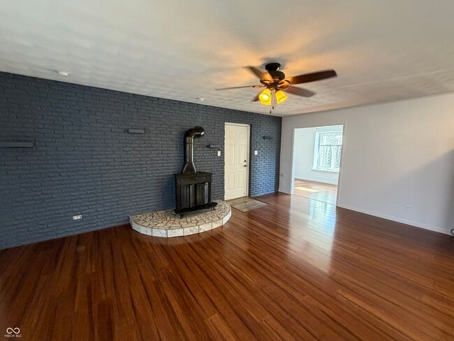 Photo - 5585 Gallagher Dr