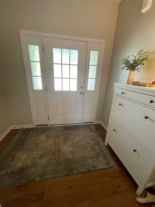 Entry - 112 Hawkstone Dr