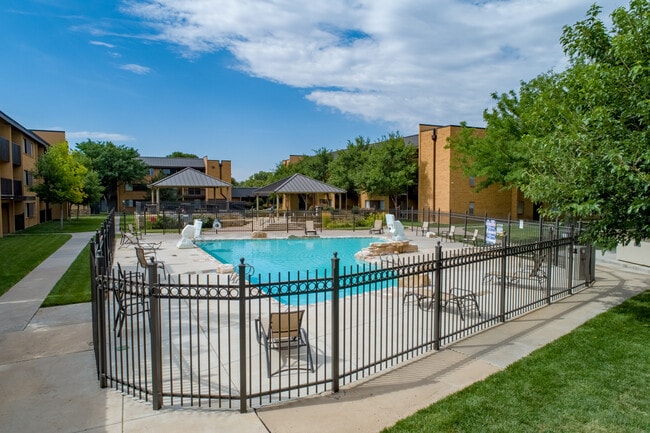 Photo - River Falls Apartments