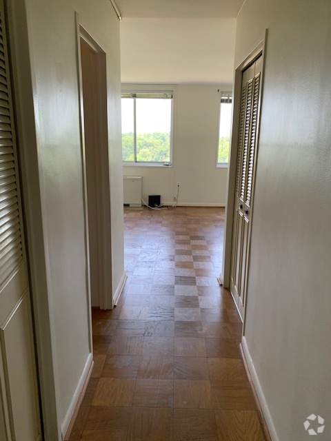 Building Photo - 10401 Grosvenor Pl Unit 1524 Rental