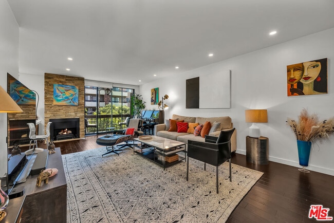 Photo - 7300 Franklin Ave Unidad 548